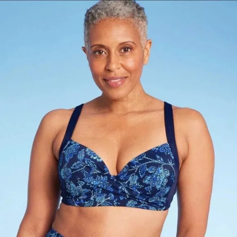 Lands’ End Women’s UPF 50 Size 4 Floral Print Underwire Twist-Front Bikini Top